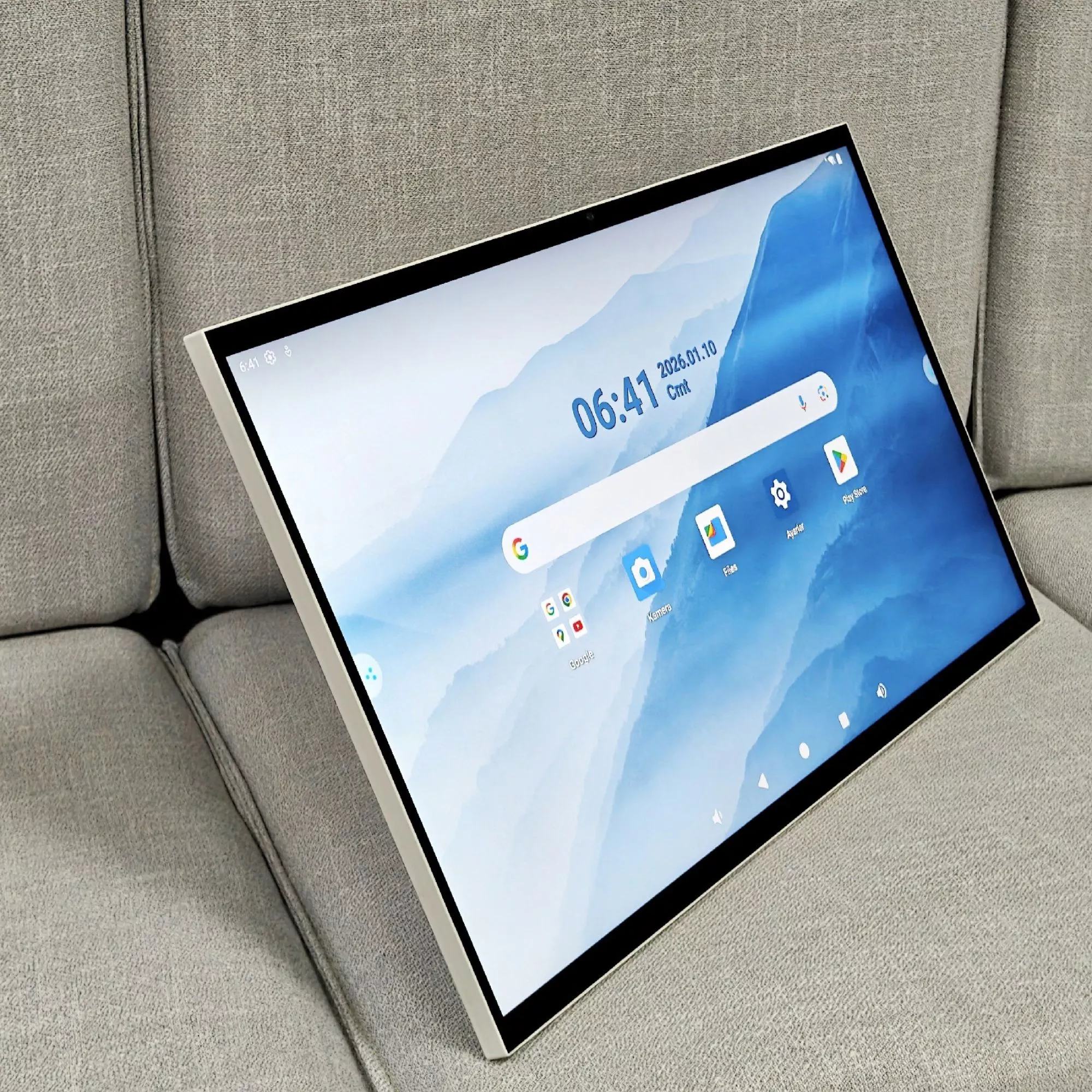 KC Mobile 32inch Portable Smart TV (KC-D2)